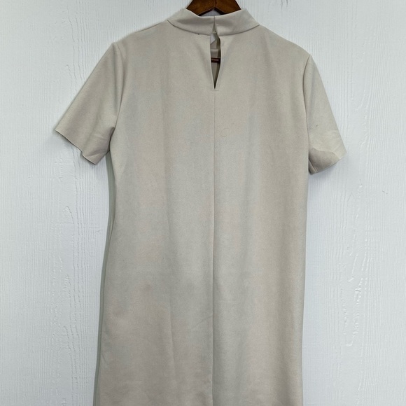 Zara - Ivory Cream Mock Neck Short Sleeve 2 Faux Pocket Mini Dress Size Medium - Picture 10 of 11